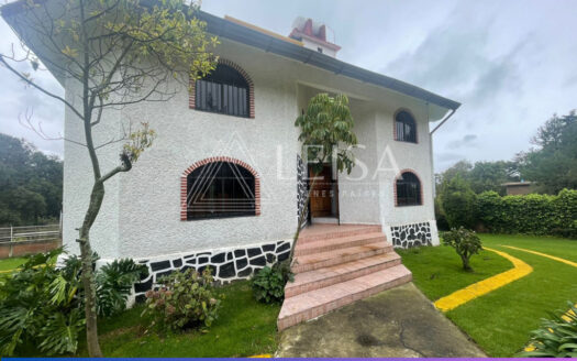 CASA EN CAMINO A LOS ARBOLES DE NAVIDAD, AMECAMECA EN VENTA