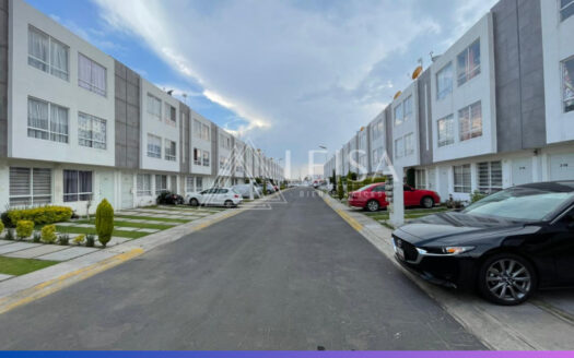 CASA EN LOS HEROES CHALCO 3 – RENTADA